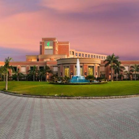 Aveda Hotel - Ludhiana Exterior photo