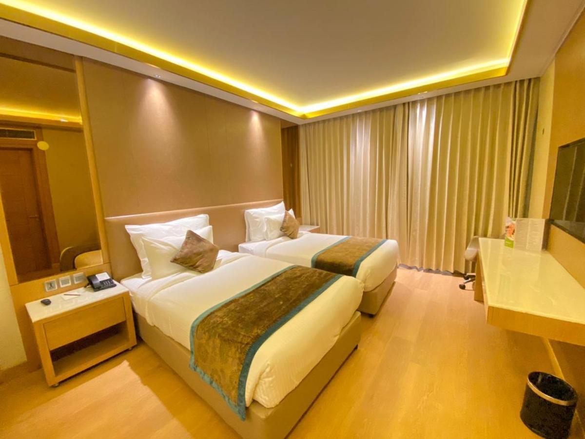 Aveda Hotel - Ludhiana Exterior photo
