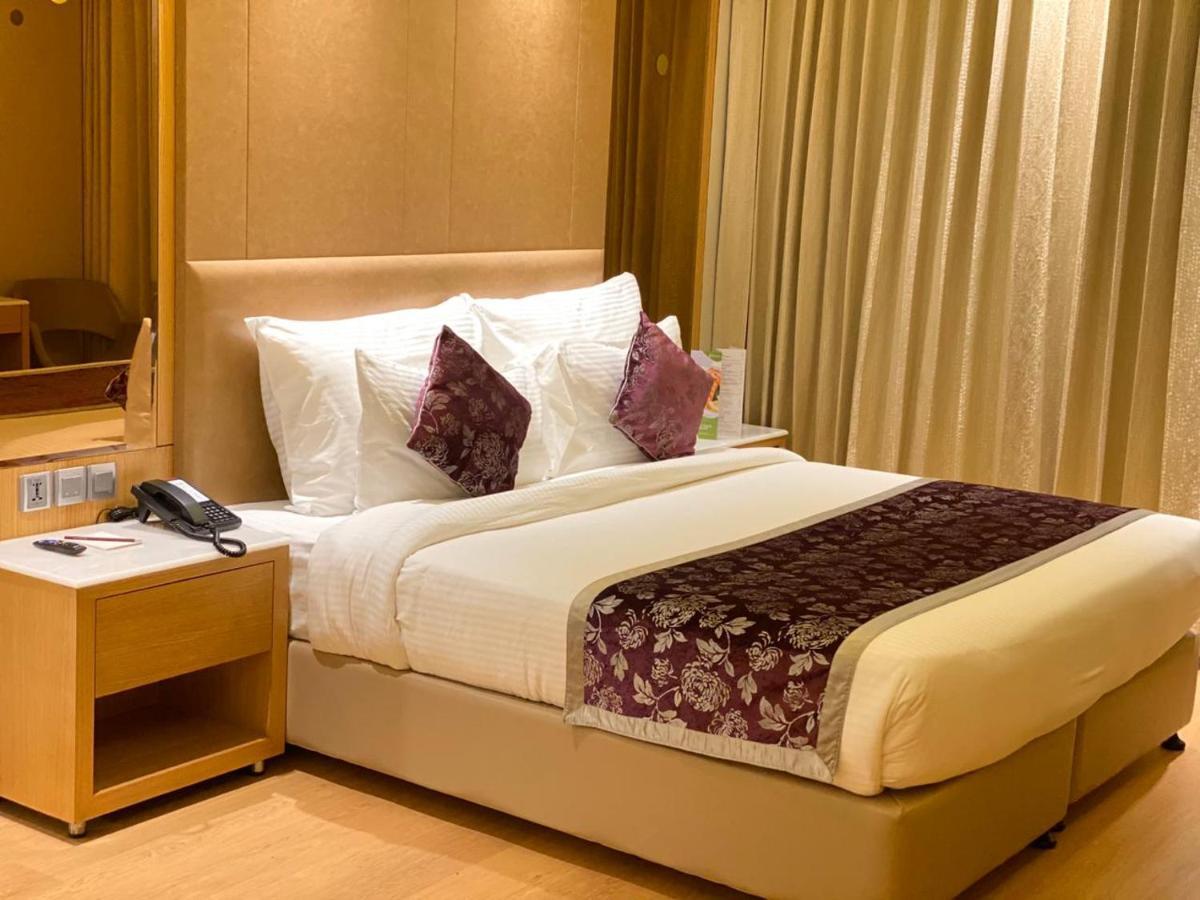Aveda Hotel - Ludhiana Exterior photo